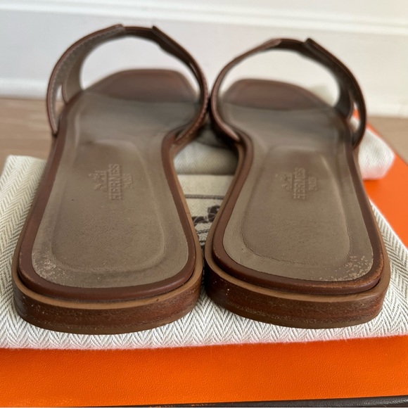 HERMÈS Oran Sandals Gold size EU 38.5/US 8.5 - Picture 8 of 14